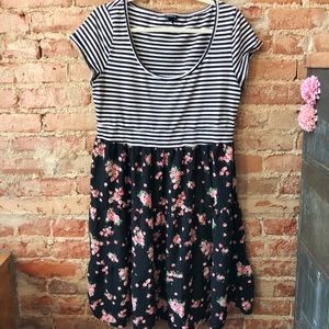 Stripe and Floral Torrid Dress Size 1  Size 14/16